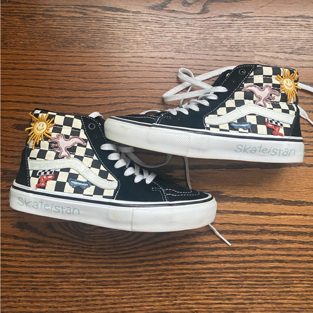 Vans Black and Red SKATEISTAN Skateboarding Shoes